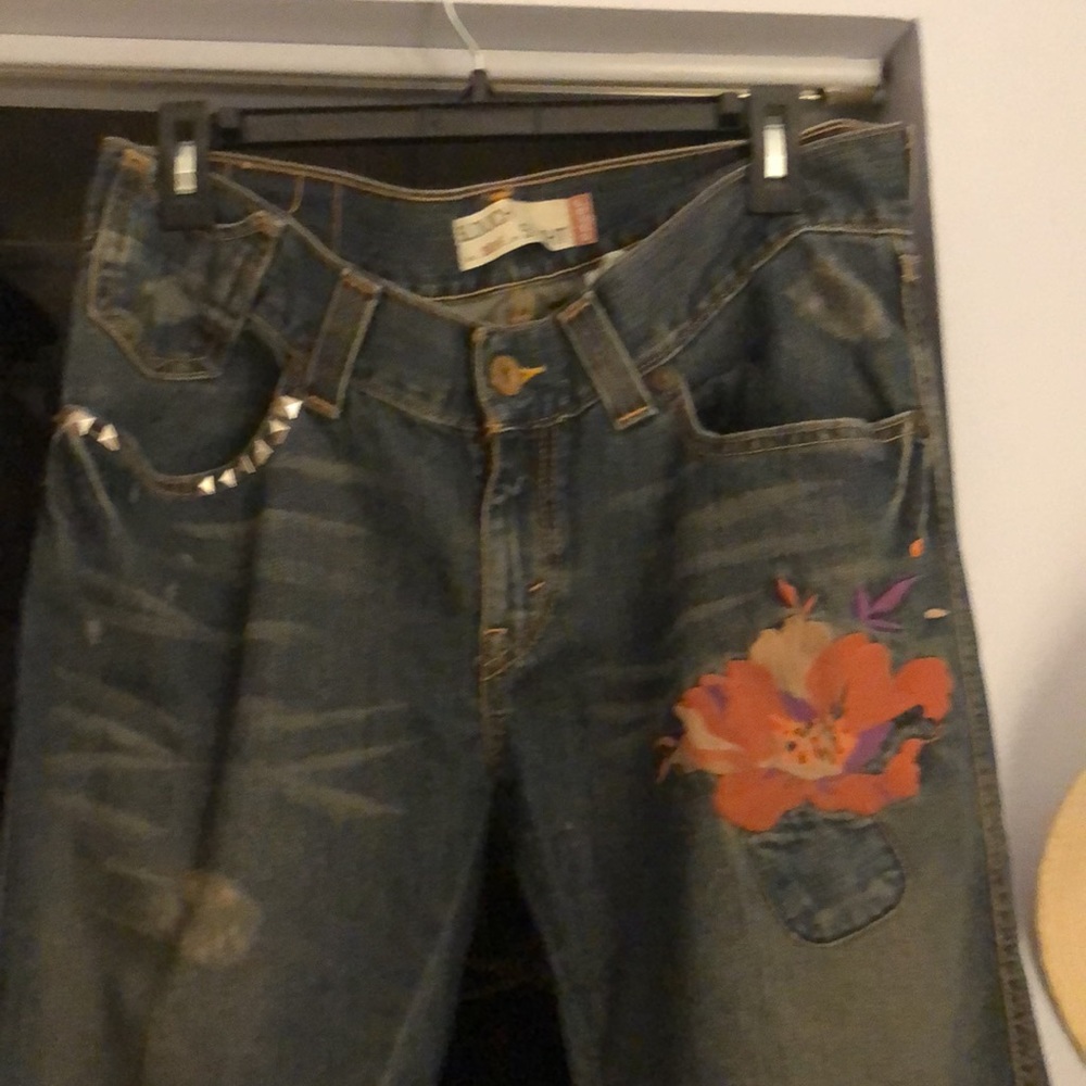 Levi’s 504 Slouch Straight size 29. I’m 5’6 149 pounds